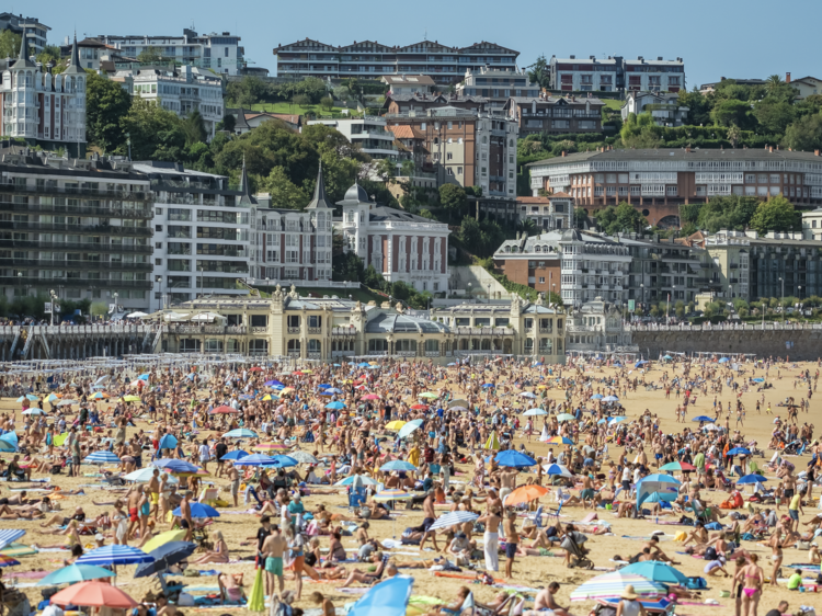 Estas son las 10 playas más masificadas del mundo (y tres están en España)