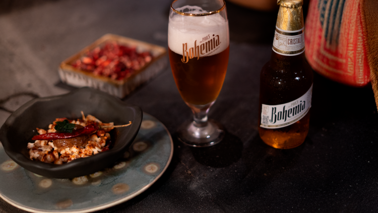 Esquites ancestrales + Bohemia Cristal