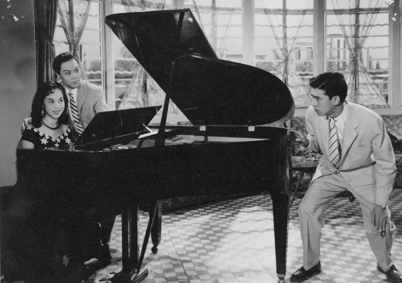 Fung Wong Nui Loving Enemies (1957)