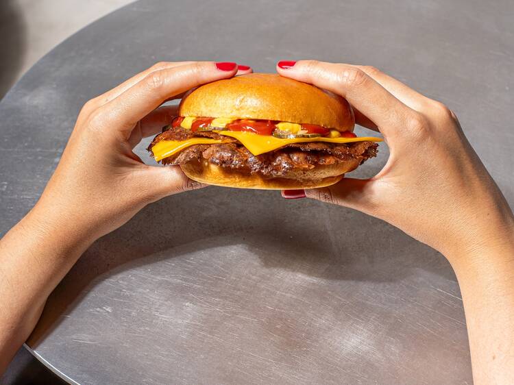 Atenção, atenção: os hambúrgueres da Street Smash Burger chegaram a Cascais