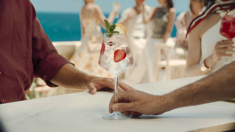 O protagonista: MARTINI Bianco Spritz O protagonista: MARTINI Bianco Spritz