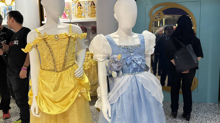Disfraz de princesas en tienda de Disney México