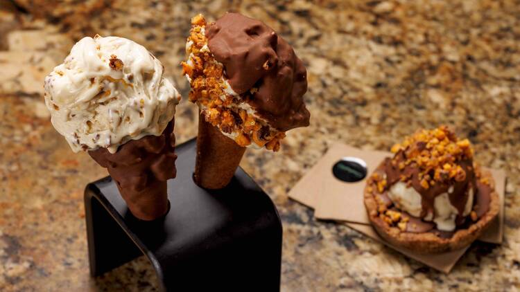 Taste the world-famous hokey pokey gelato at Giapo