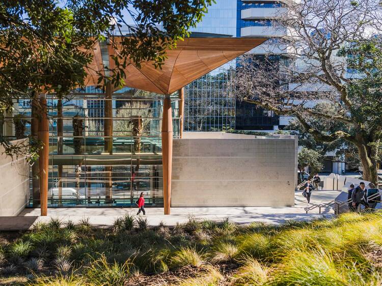 Explore Auckland Art Gallery