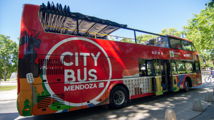 City Bus Mendoza: Turismo urbano sobre ruedas con vistas panorámicas