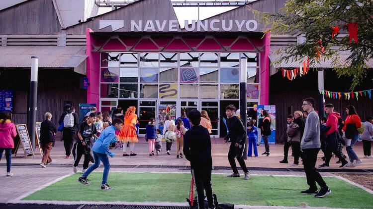 Nave UNCUYO: Cultura sin frenos al pie de la cordillera