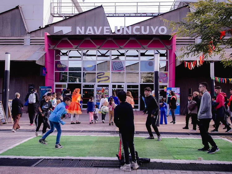 Nave UNCUYO: Cultura sin frenos al pie de la cordillera