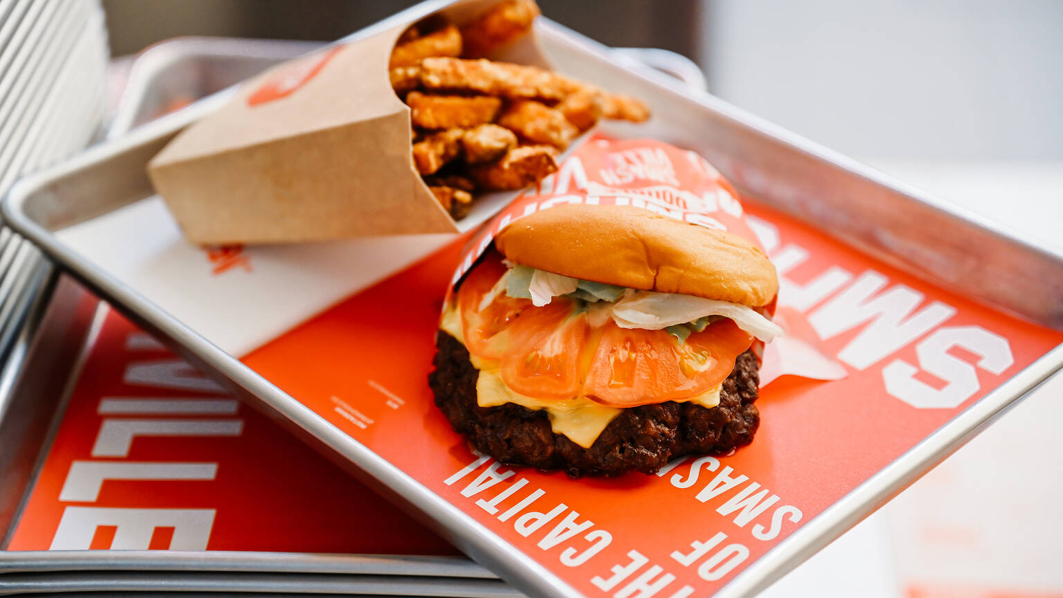 os-seis-melhores-s-tios-para-comer-smash-burgers-em-lisboa