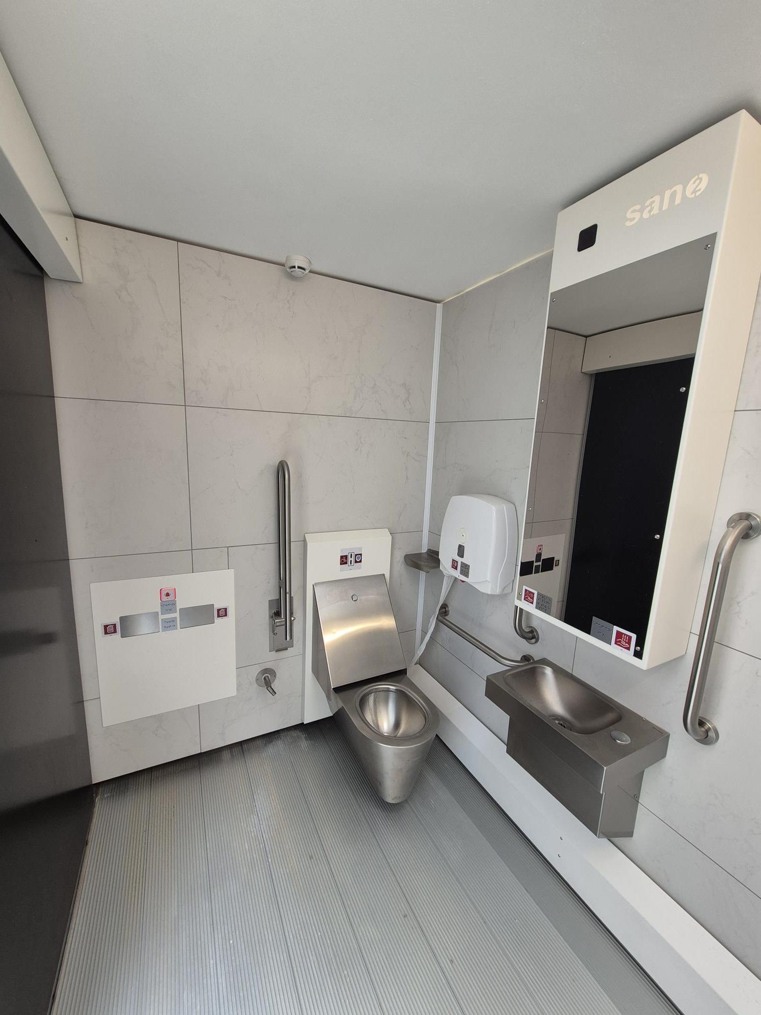 New automated public toilet on Holloway Road 