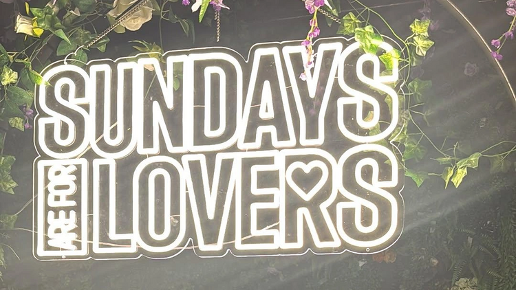 Sundays are for Lovers: R&B All Day Sundays are for Lovers: R&B All Day