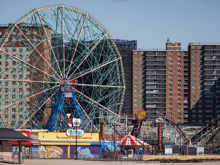 Coney Island performer Pirate Queen will attempt to lift 17 pounds with her cheek piercings Coney Island performer Pirate Queen will attempt to lift 17 pounds with her cheek piercings