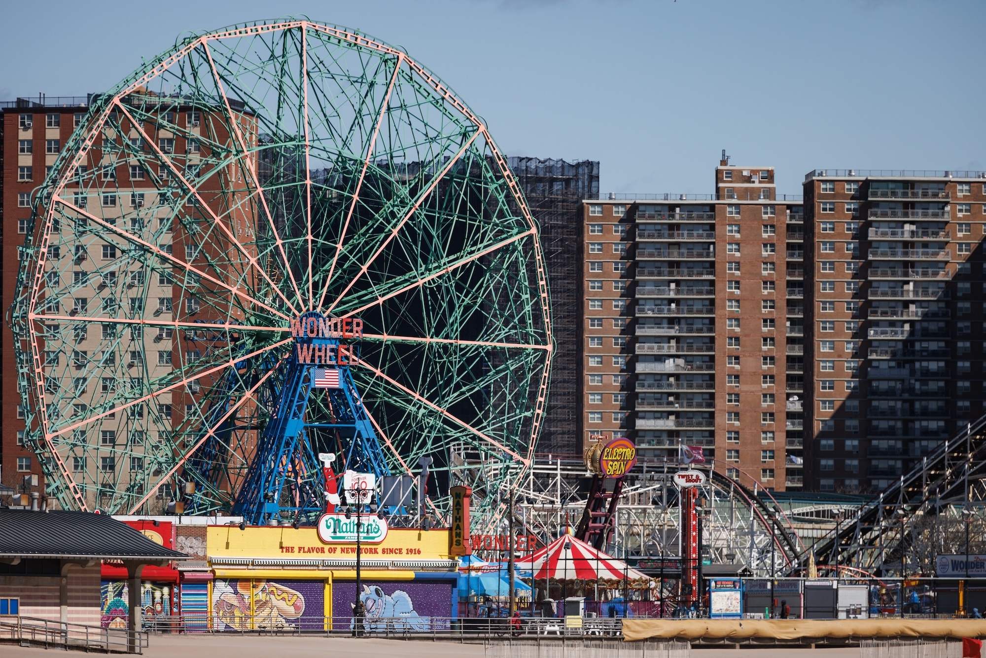 Coney Island performer Pirate Queen will attempt to lift 17 pounds with her cheek piercings