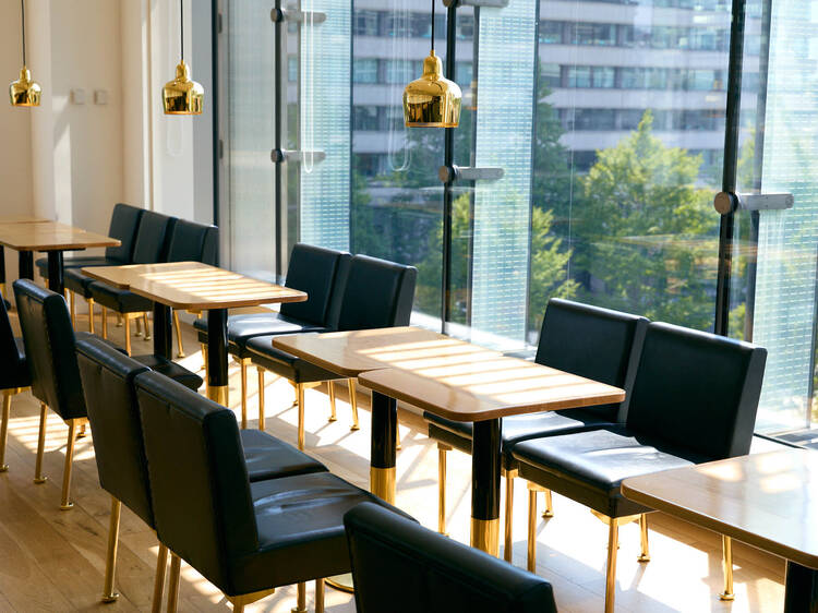 カフェアアルト 新丸ビル店