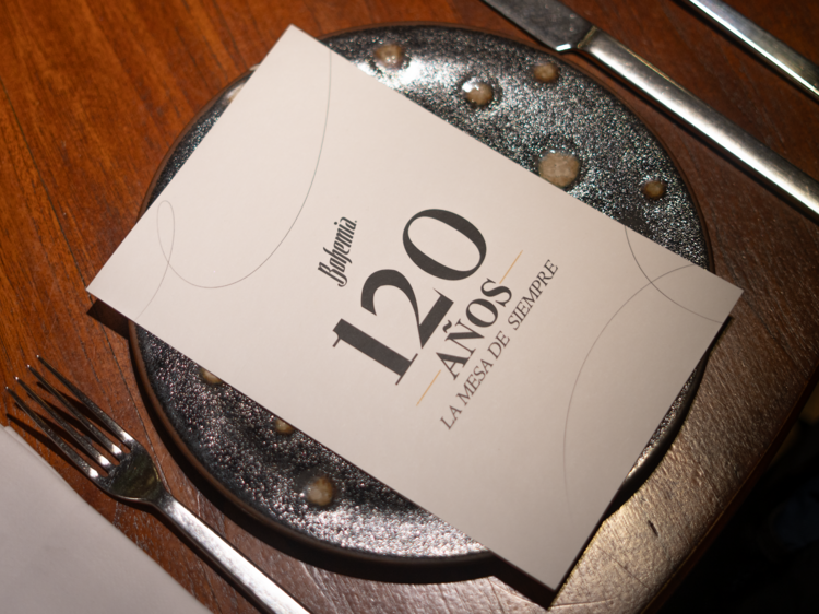 Acompaña a Bohemia en la celebración de sus 120 años en la mesa