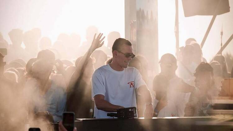 Lost Frequencies Live