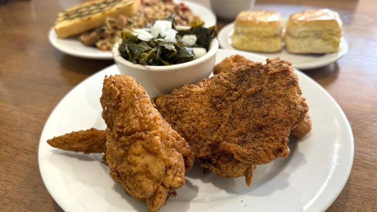 Les Sisters Southern Kitchen fried chicken
