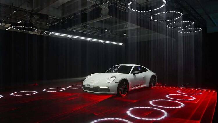 Rhythm of Light: Drive Through the Art of Illumination