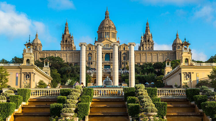 Visit the MNAC and its Romanesque art collection