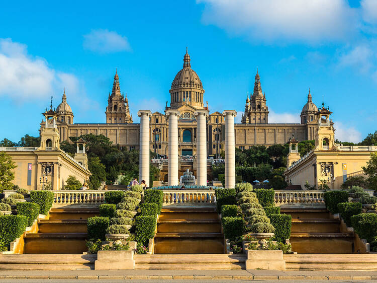 Visit the MNAC and its Romanesque art collection