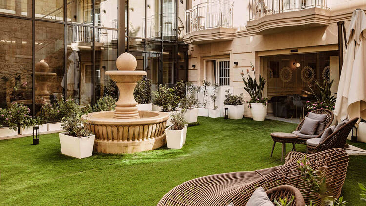 Palazzo Castagna, outdoor area