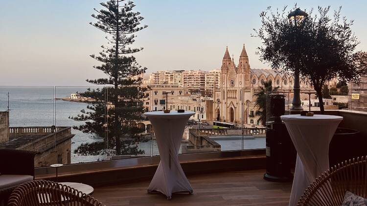 Malta Marriott outdoor area