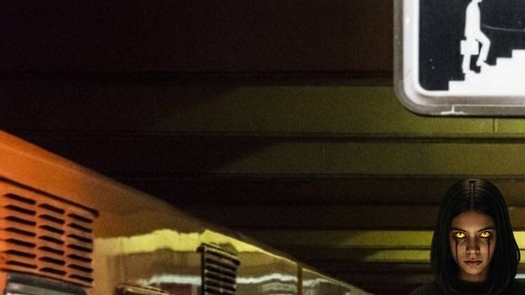 La niña en el Metro La niña en el Metro