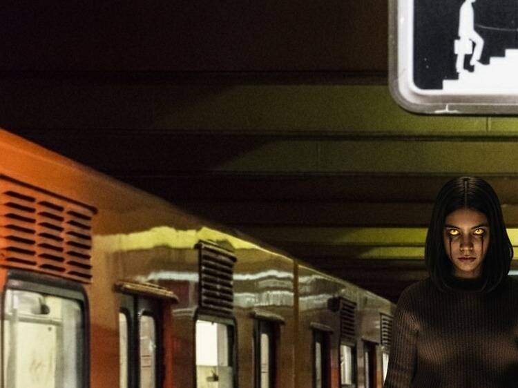 La niña en el Metro La niña en el Metro