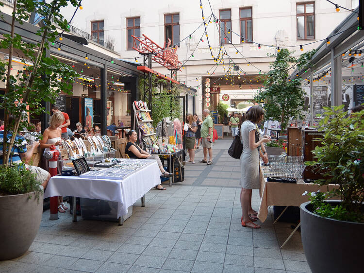 Gozsdu Weekend Market