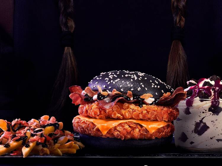 El menú más tenebroso llega a Burger King (con restaurante tematizado en Barcelona)