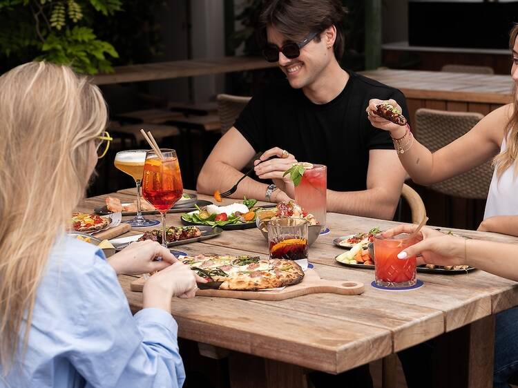 Os descubrimos hoteles top donde tomaros un cóctel, un brunch o unas tapas