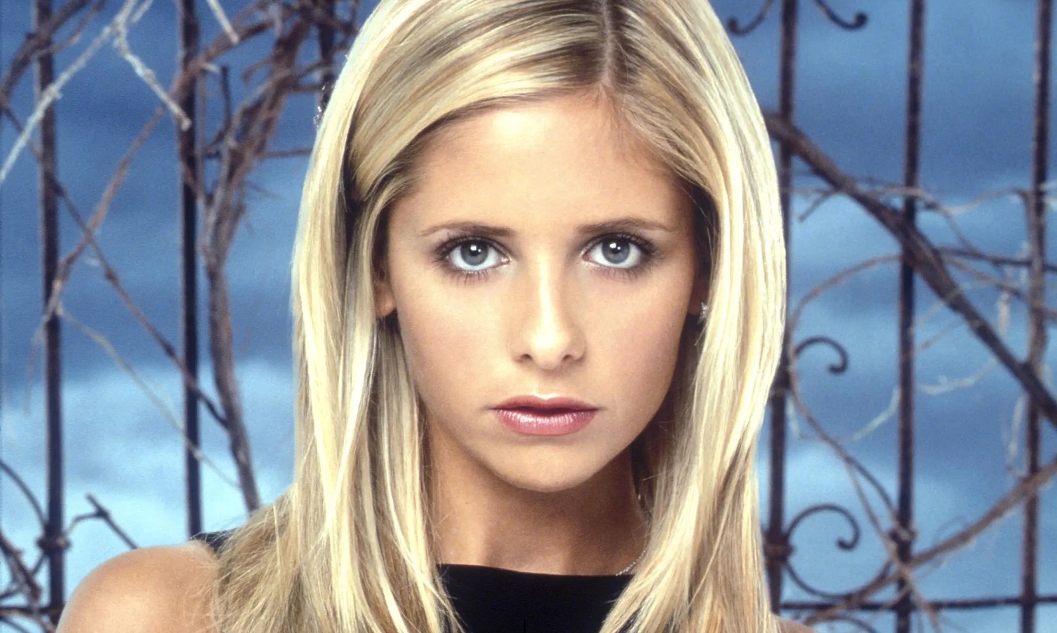 Sarah Michelle Gellar and eBay are hosting a '90s pop-up shop with everything from Jordans to Jean Paul Gaultier