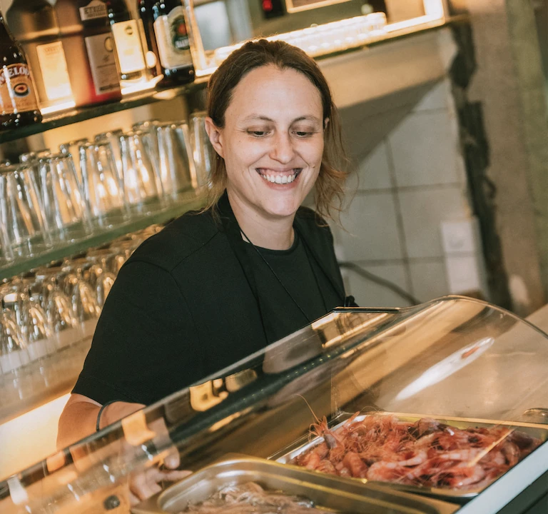 Cristina P&eacute;rez, al frente de la cocina del Bar Mundial 