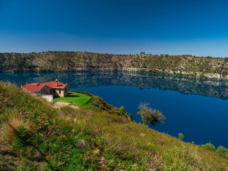 REVEALED: The top 10 regions Australians are moving to (and leaving behind)