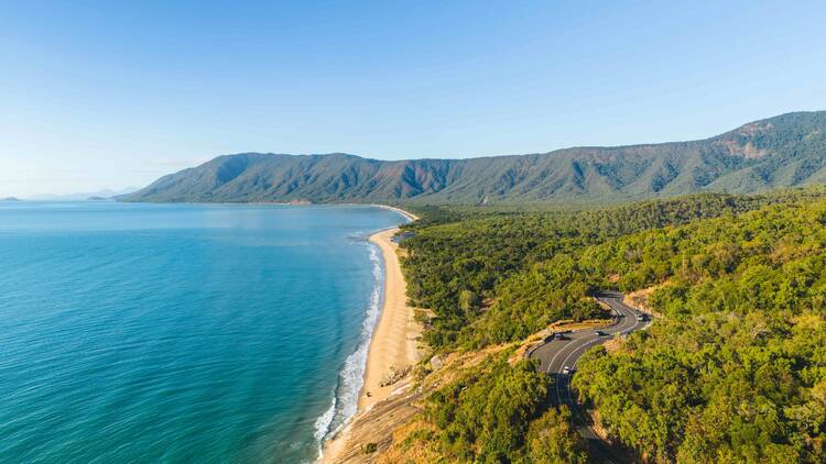 Lookout on Captain Cook Highway between Cairns and Port Douglas