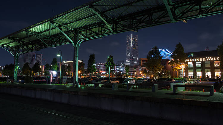 夜の歴史建築を訪ねる。