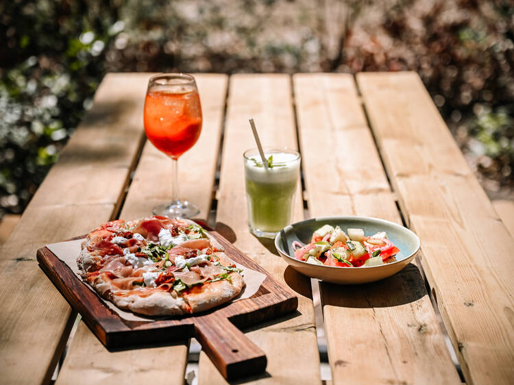 O Giro'Giro levou pinsas, cocktails e rodas de samba para o jardim do Campo Grande