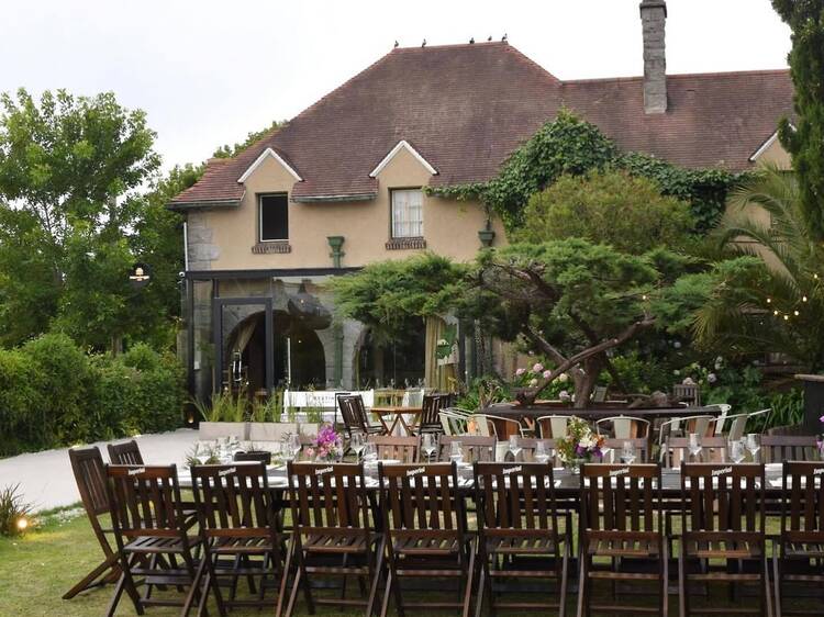 The grill that lives alongside the sea and wins over diners with uncommon cuts