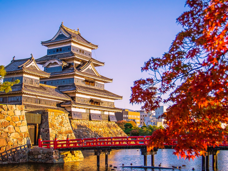 Have a romantic autumn escape in regional Japan with your love