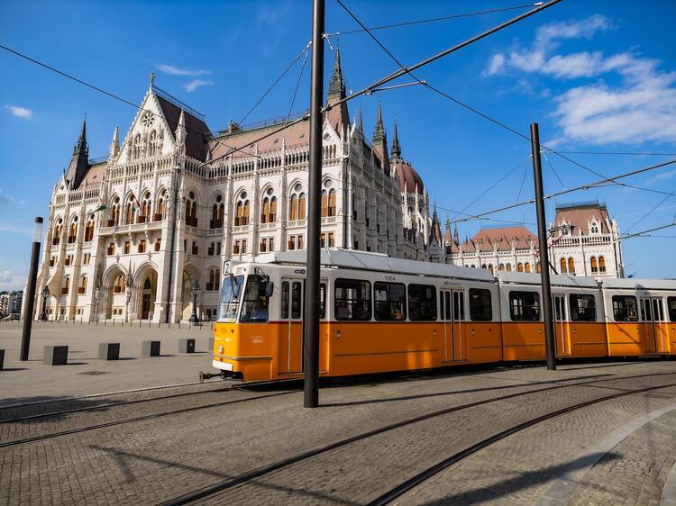Tram 2