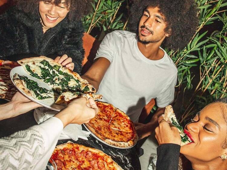 Ferro e Farinha: a pizzaria que começou num Uno e virou a mais premiada do Rio