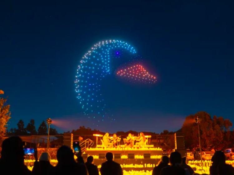 Un espectacle amb centenars de drons i més de 20.000 espelmes se celebra a Barcelona durant dos dies de la Mercè