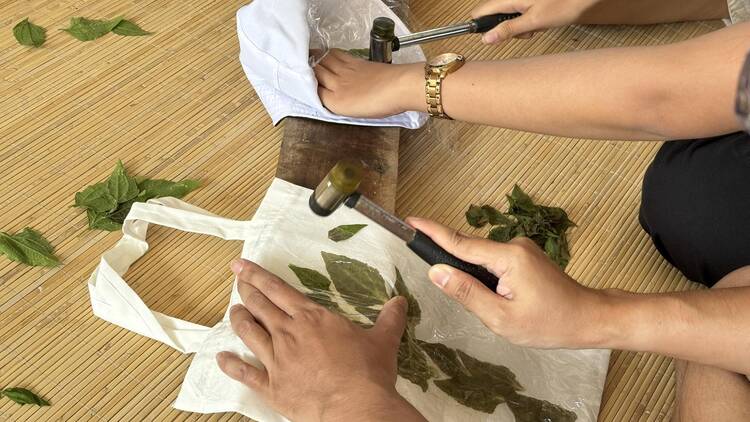 Use eco-printing to design your own tote bag or bucket hat