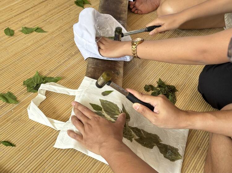 Use eco-printing to design your own tote bag or bucket hat