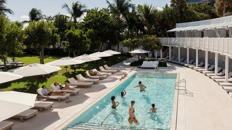 Four Seasons Hotel at The Surf Club