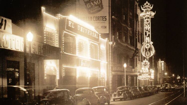 Calle Iturbide/Palacio Chino Calle Iturbide/Palacio Chino