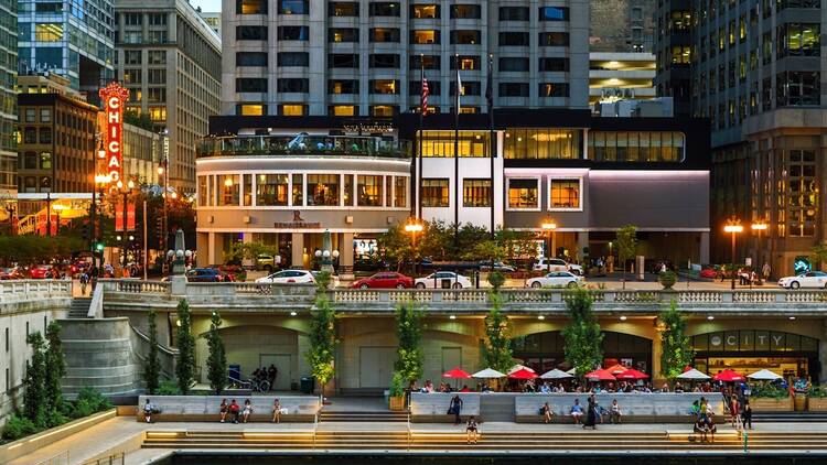The exterior of Renaissance Chicago Downtown Hotel