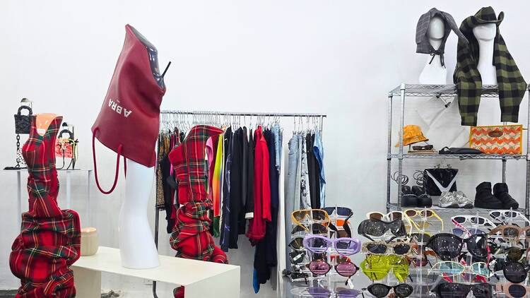 Renta de ropa en The warehouse rental