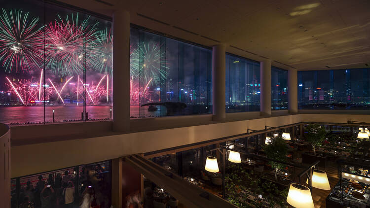 國慶煙花餐廳一：香港麗晶酒店 全方位體驗