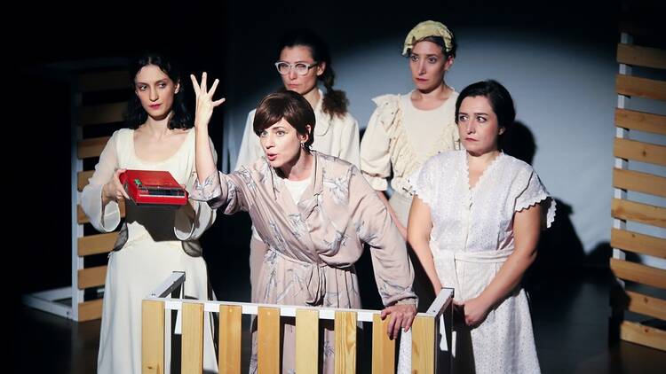 Sevgi Soysal Yaşamakta Israr Ediyor 