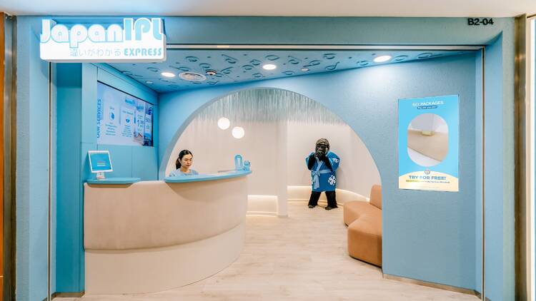 How to try a free TriLight Facial Therapy session